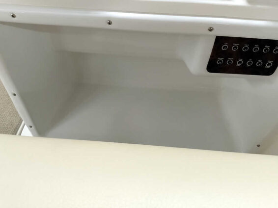 2015-Hurricane-202-SunDeck-Sport-Mercruiser-43L-26