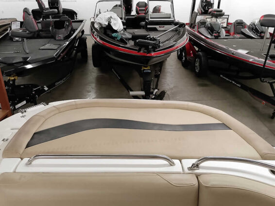 2015-Hurricane-202-SunDeck-Sport-Mercruiser-43L-28