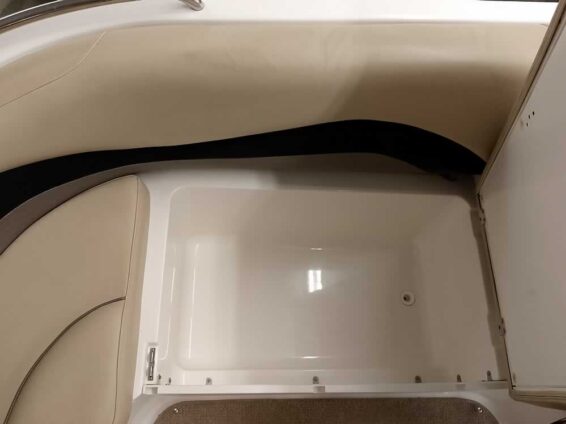 2015-Hurricane-202-SunDeck-Sport-Mercruiser-43L-8